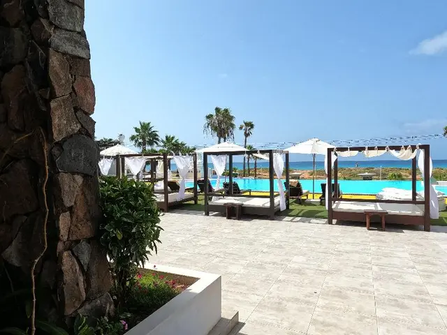 LIVVO Budha Beach Hotel