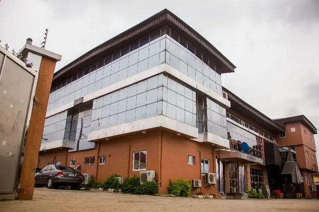 GlassHouse Suites