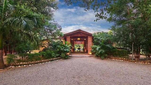 Acorn Hideaway Resort & Spa