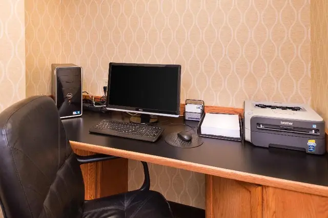 Holiday Inn Express and Suites Bucyrus