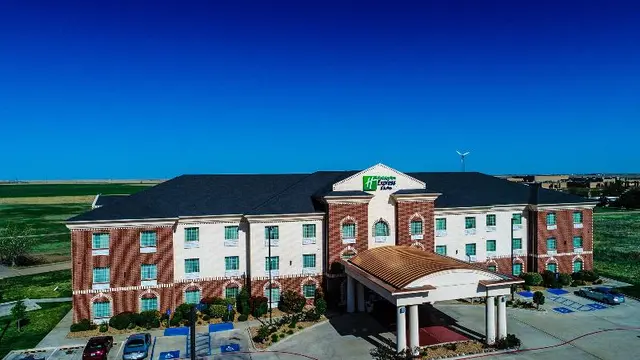 Holiday Inn Express and Suites Pampa