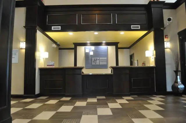Holiday Inn Express & Suites Greensburg By IHG