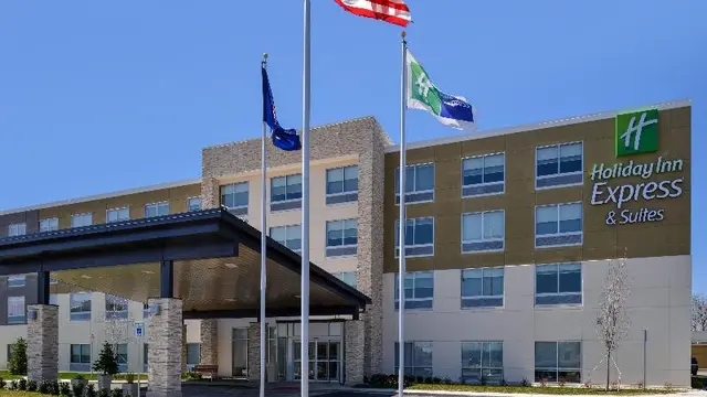 Holiday Inn Express Suites Southgate Detroit Area