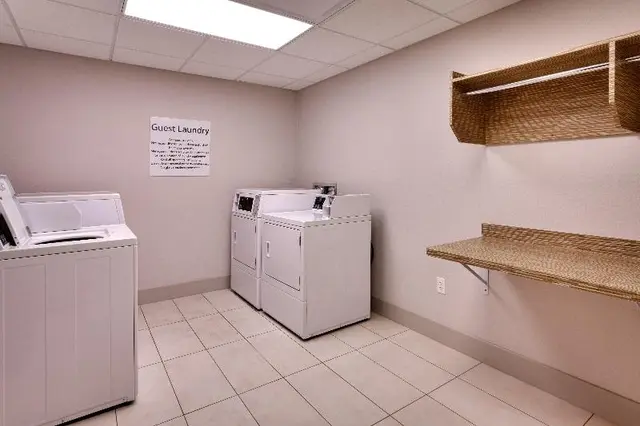 Holiday Inn Express and Suites Phoenix West - Buck