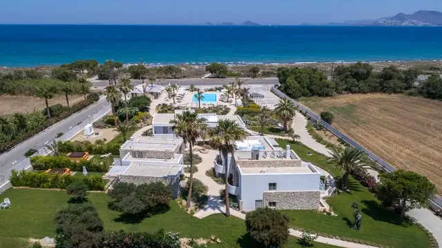 White Pearls Luxury Suites Adults Only