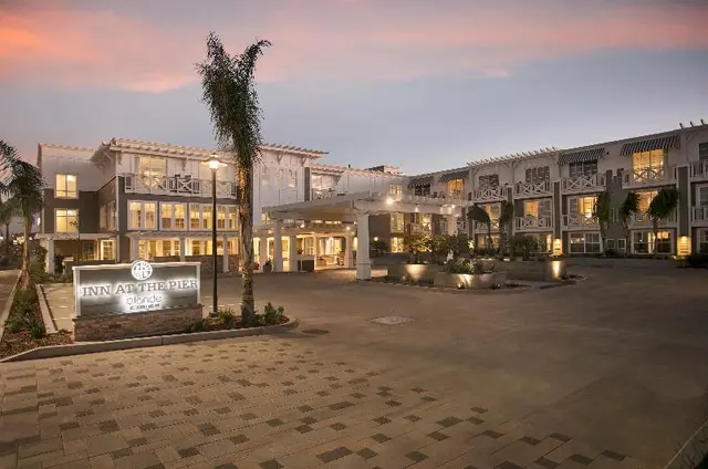 Inn at the Pier Pismo Beach, Curio Collection by H