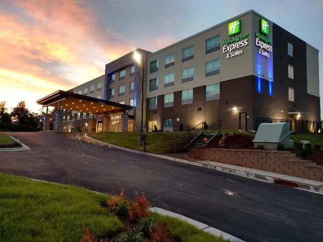 Holiday Inn Express Charlotte Ne University Area