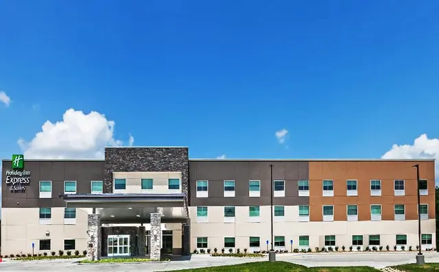 Holiday Inn Express and Suites Coffeyville