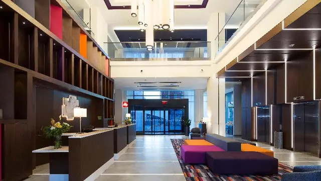 Holiday Inn Hotel and Suites Montreal Centre-ville