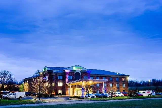 Holiday Inn Express & Suites Shelbyville By IHG