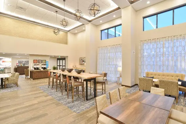 Hampton Inn & Suites Menomonie
