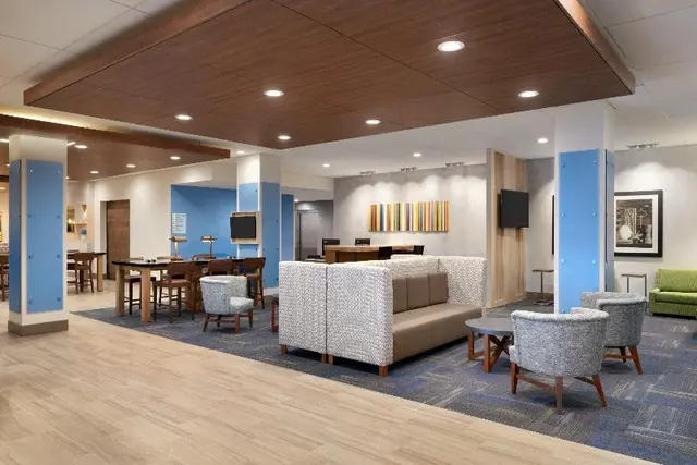 Holiday Inn Exp & Sts-Cincinnati South - Wilder