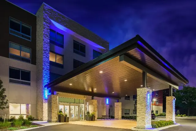 Holiday Inn Express Queensbury - Lake George Area