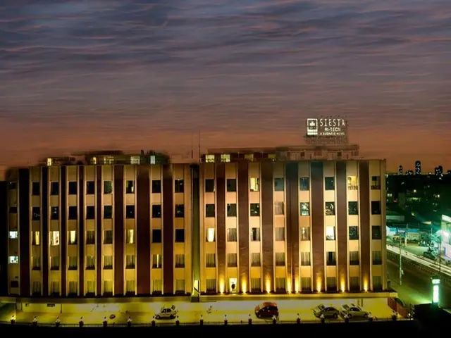 The Altruist Business Hotel Hitech