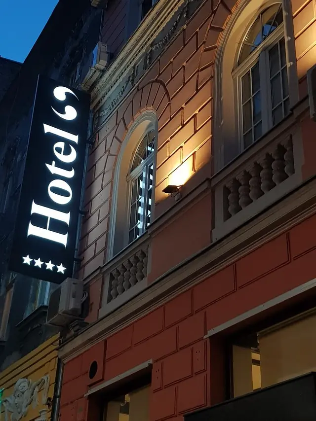 Hotel Story