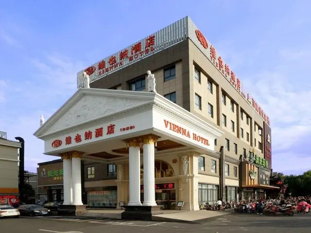 Vienna National Exhibition Center Huaxin