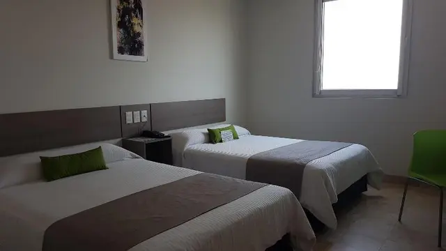 SR Hotel