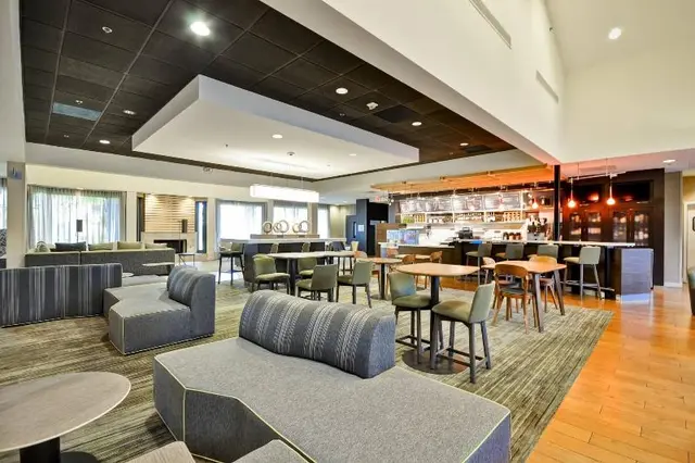 Courtyard By Marriott Dallas Medical/Market Center