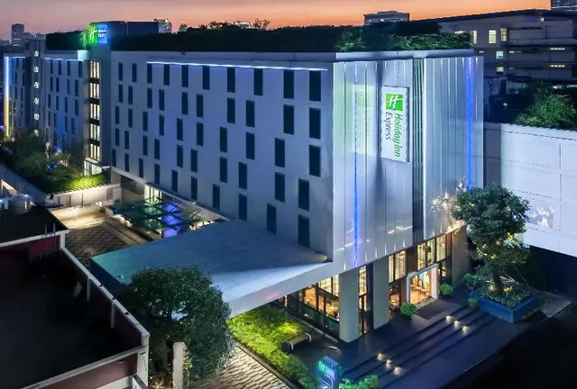 Holiday Inn Express Bangkok Soi Soonvijai