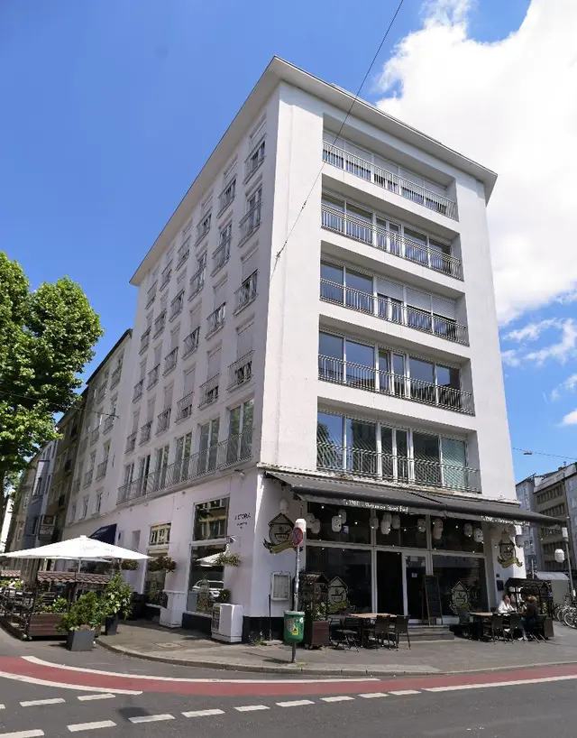 Victoria Apartments