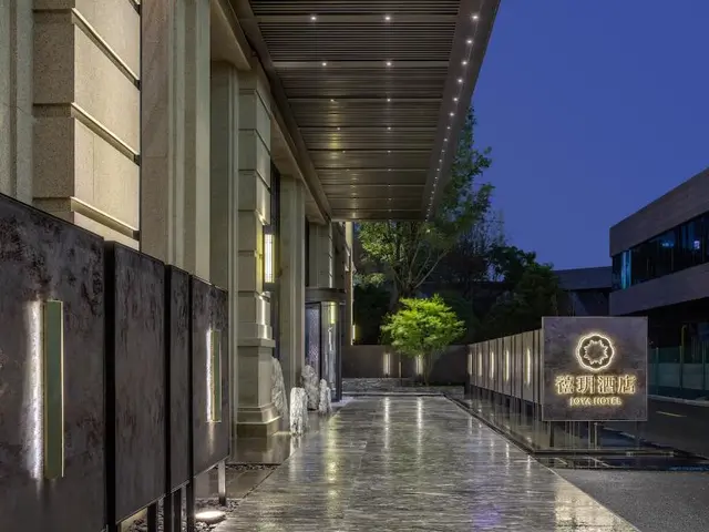 Joya Shanghai Xujiahui Hotel
