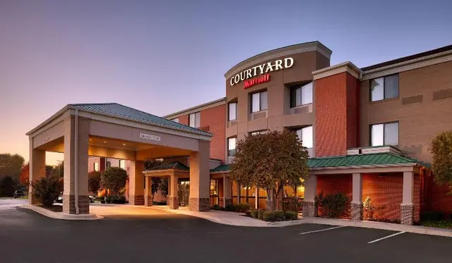 Courtyard By Marriott Kansas City Shawnee