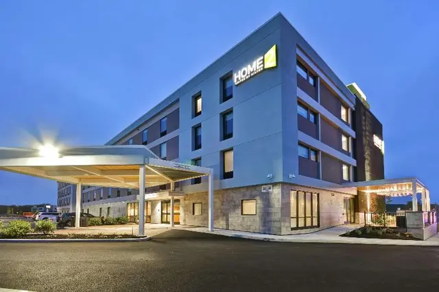 Home2 Suites by Hilton Portland Airport ME