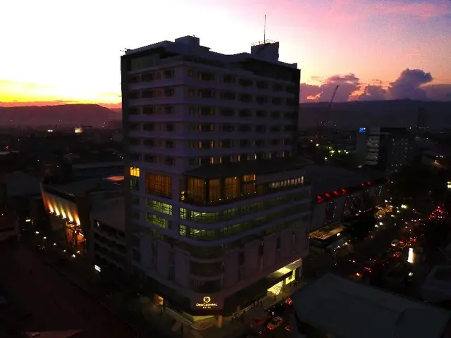 One Central Hotel & Suites
