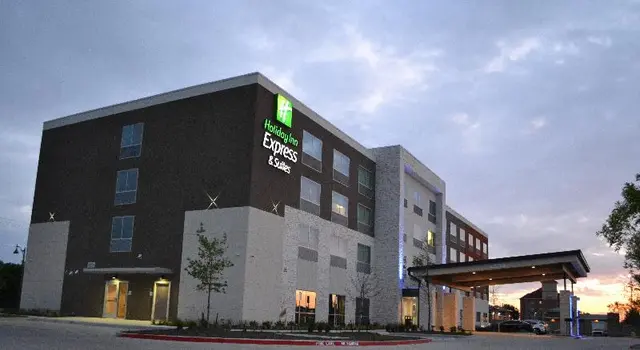 Holiday Inn Express & Suites Mckinney Frisco East