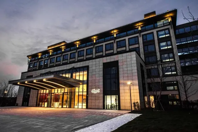 Q-Box Hotel Shanghai Sanjiagang