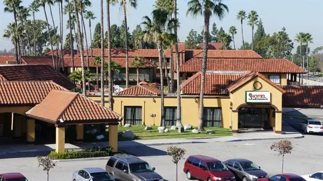Hotel Saddleback