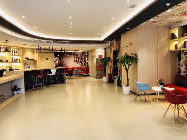 ibis Chengdu East Railway Station Hotel