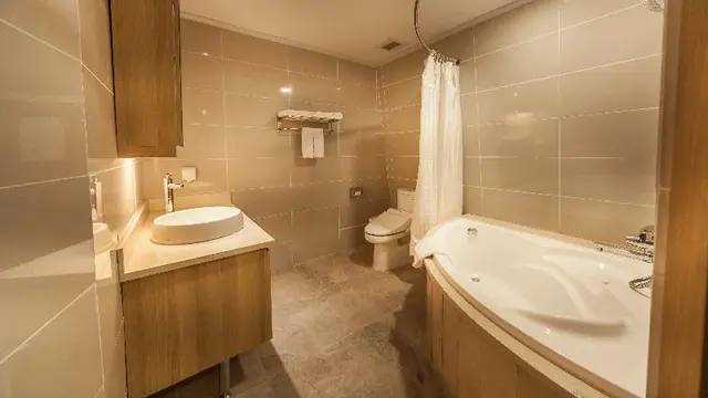 SUPER CANDLE HOTEL