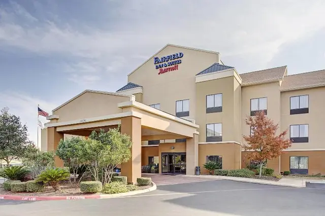 Fairfield Inn & Suites By Marriott San Antonio Sea