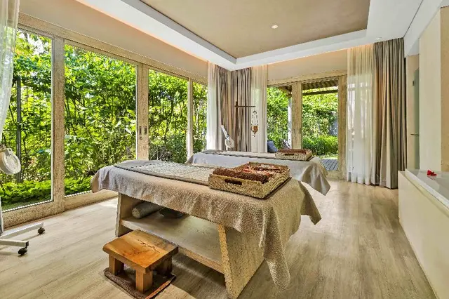 Cross Bali Breakers Resort