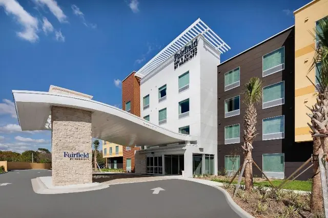 Fairfield Inn & Suites By Marriott Tampa Wesley Ch