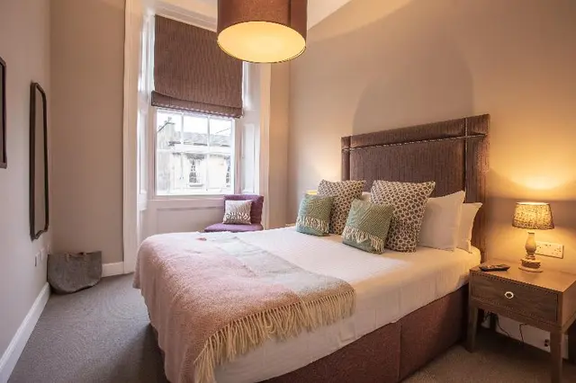 No.1 Apartments - George IV Bridge