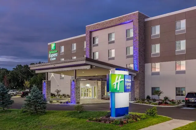 Holiday Inn Express and Suites Elkhart North