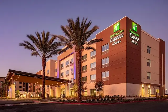 Holiday Inn Express & Suites Moreno Valley-Riversi