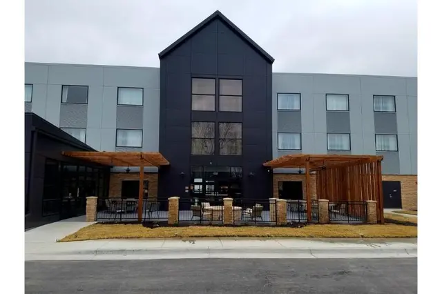 Country Inn & Suites by Radisson, Lawrence, KS