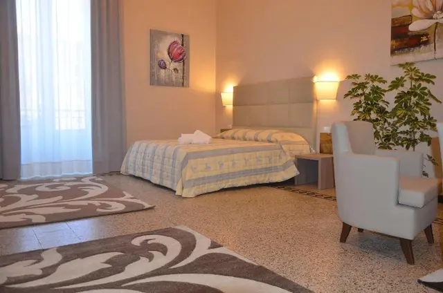 Moonlight Hotel & Suites