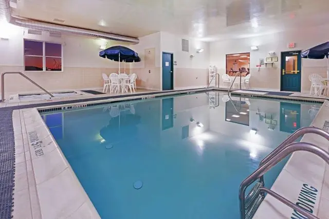 Country Inn Suites By Radisson Chambersburg Pa