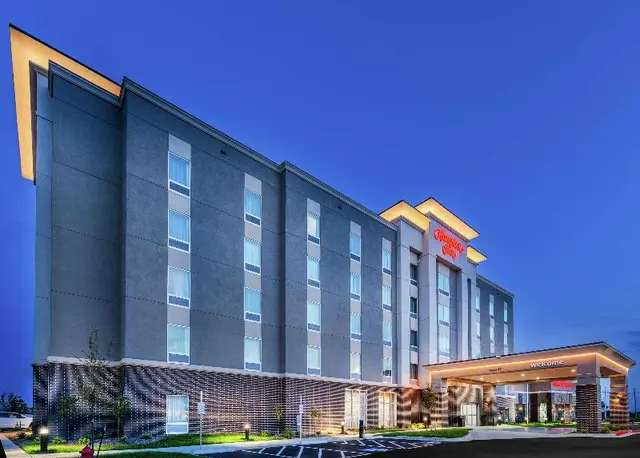 Hampton Inn By Hilton Gardner Conference Center