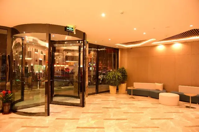Holiday Inn Express Lhasa Potala Square