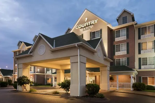 Comfort Inn & Suites St. Paul Northeast