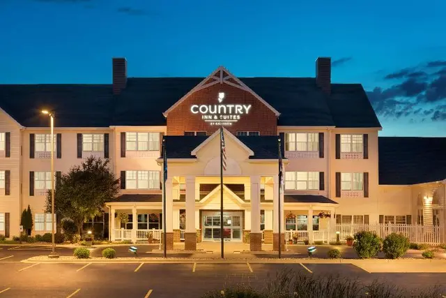 Country Inn & Suites by Radisson, Appleton North,