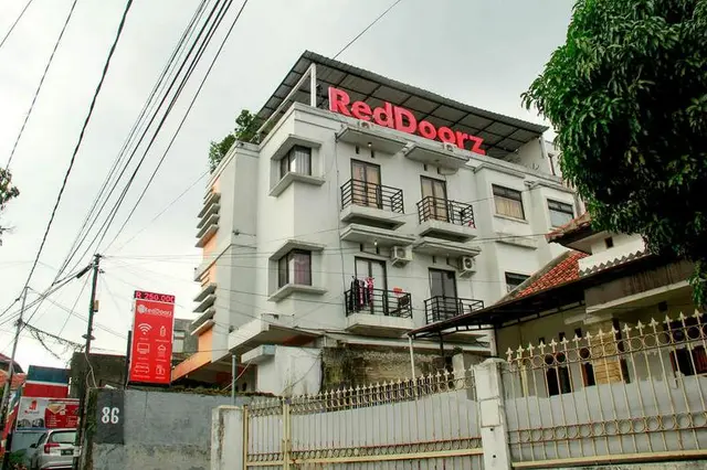 RedDoorz near Telkom Corporate University