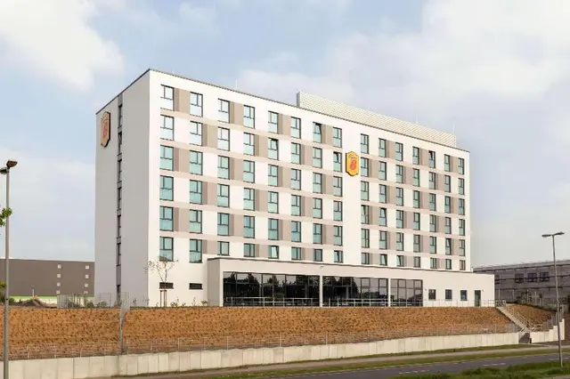 Super 8 by Wyndham Oberhausen