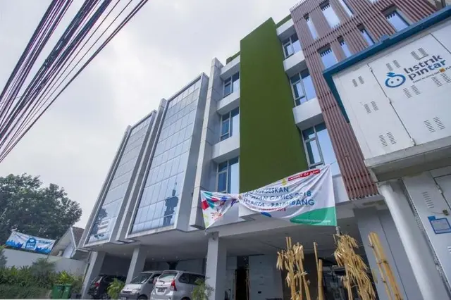RedDoorz Plus near Tebet