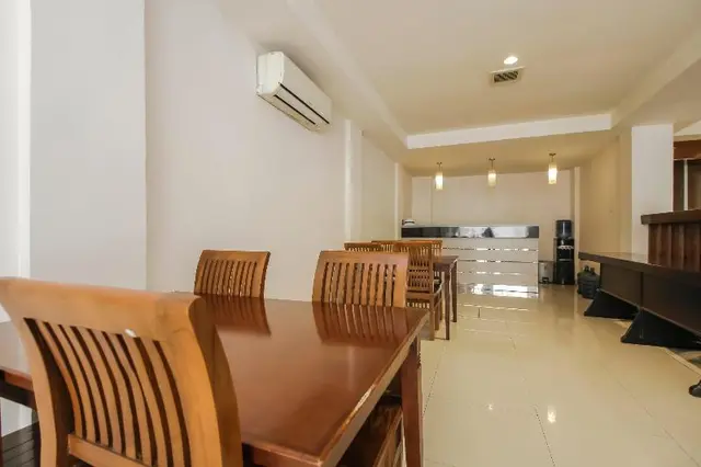 RedDoorz Plus near Galaxy Bekasi